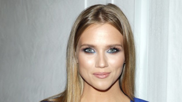 RMF Extra: Agnieszka Kaczorowska odsłania ciało w bikini. Zaprezentowała rosnący brzuszek