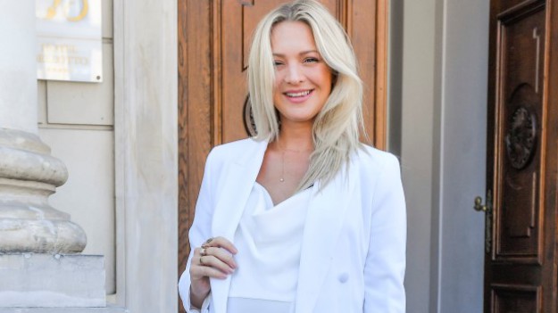 RMF Extra: Barbara Kurdej-Szatan w czerwonej bieliźnie. Aktorka po raz kolejny pokazała się w zmysłowym wydaniu 