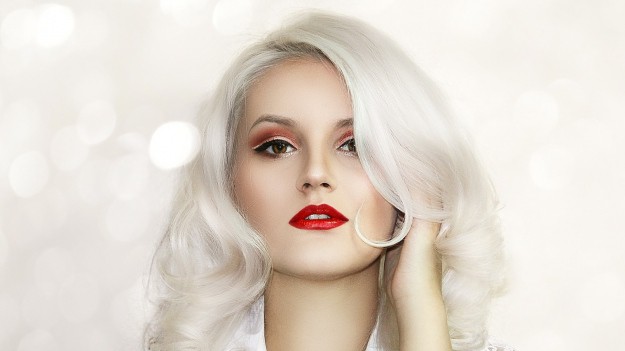 RMF Extra: Podpowiadamy, jak zregenerować włosy po zimie!