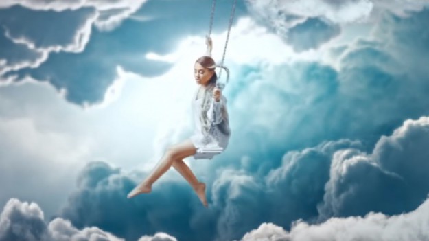 RMF Extra: Nowy teledysk Ariany Grande do utworu "Breathin"