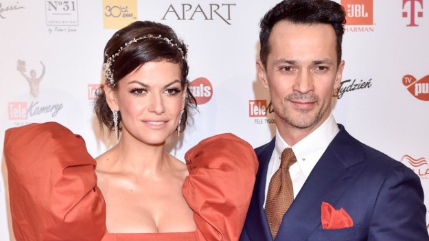 RMF Extra: Alżbeta Lenska pokazała archiwalną fotografię w bikini. Do sieci trafiło także stare zdjęcie jej męża. "Para idealna"