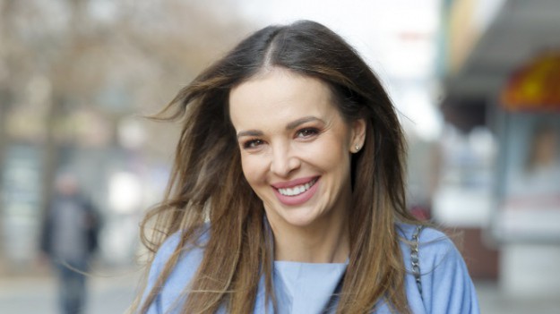 RMF Extra: Anna Wendzikowska wspomina morsowanie i publikuje śmiały kadr! Przylegający do ciała strój kąpielowy zwraca uwagę [ZDJĘCIE]