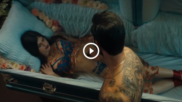 RMF Extra: Maroon 5: zobacz drugi teledysk do piosenki "Wait"!