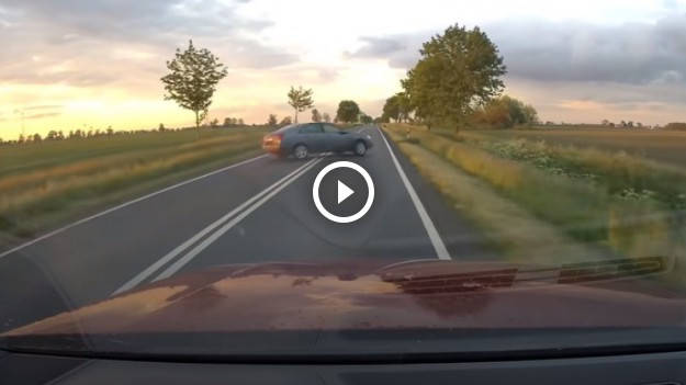 RMF Extra: Poślizg, dachowanie i śmierć na miejscu. Pijany kierowca spowodował tragiczny wypadek [WIDEO]