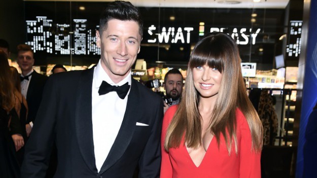 RMF Extra: Anna Lewandowska pokazała młodszą córkę. "Mała podobna do Taty" [ZDJĘCIE]