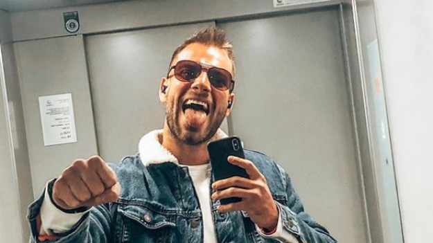 RMF Extra: Franek z "Love Island" ze swoją nową dziewczyną na odważnych fotografiach. Internauci: "Zrobiło się gorąco"