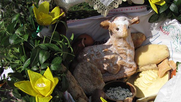 RMF Extra: Wielkanocny koszyk. Poznaj tradycyjne święconki z różnych stron Polski