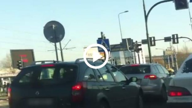 RMF Extra: Nadchodzi zima! Pamiętajcie o odśnieżaniu szyb!