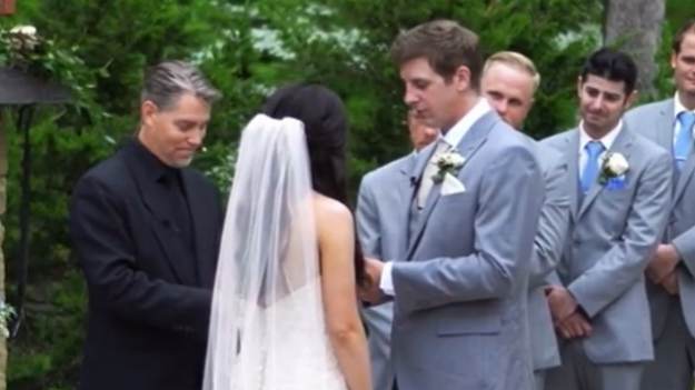 RMF Extra: Najważniejszy moment ślubu przerwał przerażający krzyk. Takiej sytuacji nikt się nie spodziewał! Nagranie trafiło do sieci [WIDEO]