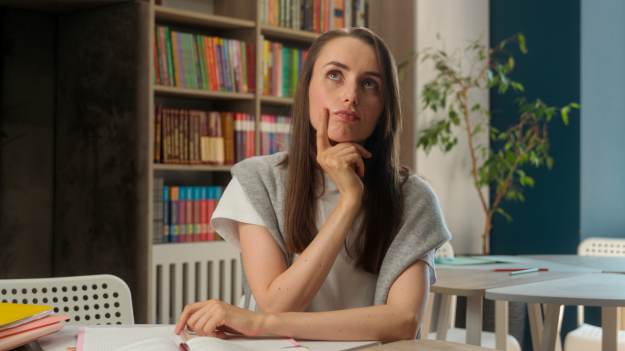 RMF Extra: Czy decyzje podejmujemy świadomie, czy mózg robi to za nas? Zaskakujące odkrycie