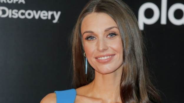 RMF Extra: Julia Kamińska w małej czarnej. Aktorka doskonale odnajduje się w roli modelki! [FOTO]