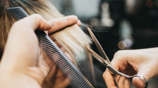 RMF Extra: Te fryzury postarzają. Znanym aktorkom dodały kilkanaście lat! [WIDEO]