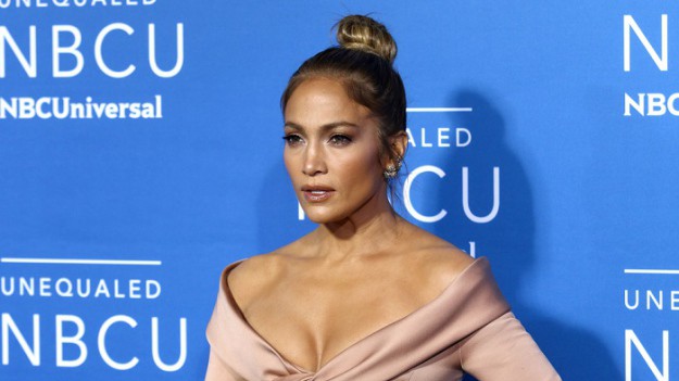 RMF Extra: Jennifer Lopez szykuje się do nowej roli. Tańczy na rurze! [WIDEO]