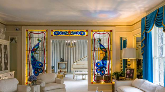 RMF Extra: Tak wyglądają wnętrza legendarnego Graceland, domu Elvisa Presleya! ZDJĘCIA