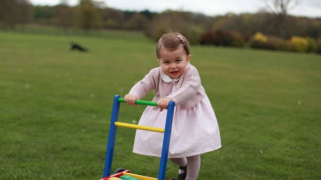 RMF Extra: Roczek księżniczki Charlotte i wyjątkowa sesja autorstwa księżnej Kate!