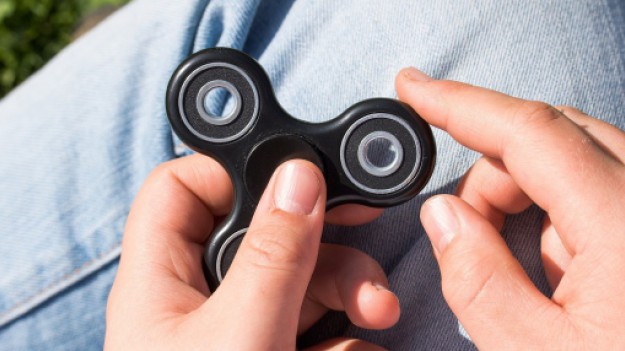 RMF Extra: Spinner: zabawka zakazana w Unii Europejskiej!