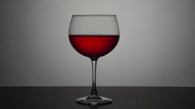 RMF Extra: Kieliszek wina może być korzystny dla naszych zębów?