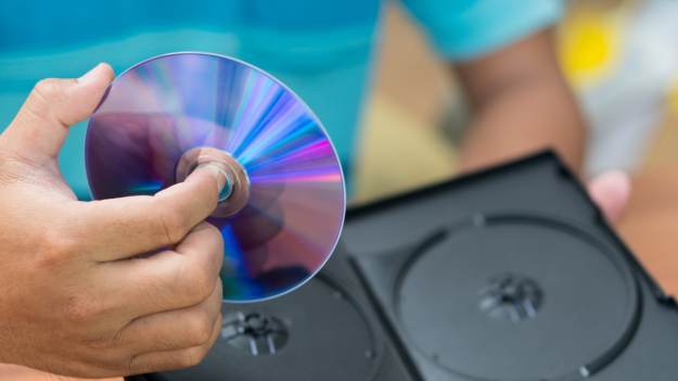 RMF Extra: Płyty DVD znikają z Polski. Kolejna wytwórnia kończy dystrybucję filmów