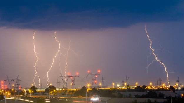 RMF Extra: Gdzie jest burza? Synoptycy ostrzegają przed niebezpieczną pogodą. Wydano alerty