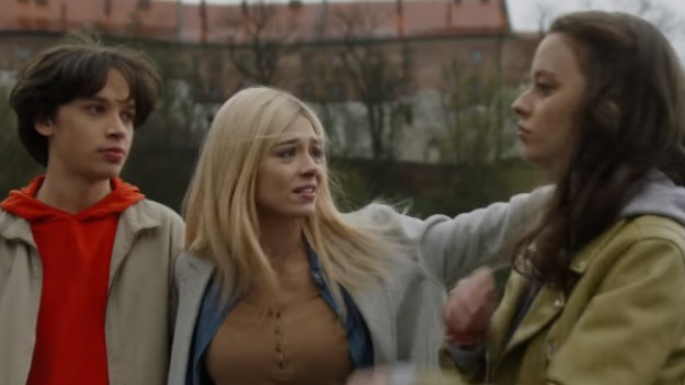 RMF Extra: "Papiery na szczęście" odcinek 3. Adam podrywa Martę! Wiśniewscy uciekają od Krisa [STRESZCZENIE ODCINKA]