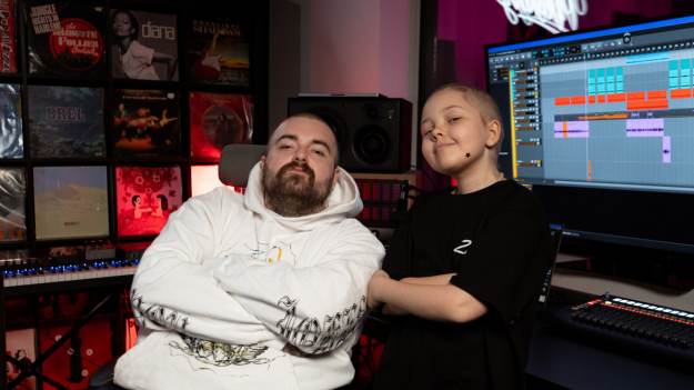 RMF Extra: Takiej akcji charytatywnej w Polsce jeszcze nie było! Zaangażowani raperzy, influencerzy i gwiazdy