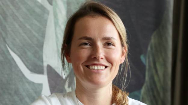 RMF Extra: Olga Frycz wyjechała na wakacje bez dzieci. Fani dopytują, jak córki znoszą rozłąkę