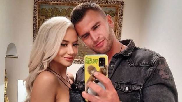 RMF Extra: Związek Josie i Kuby z "Love Island" nabiera tempa. Pokazali zdjęcia z wesela! Uczestniczka show postawiła na biel 