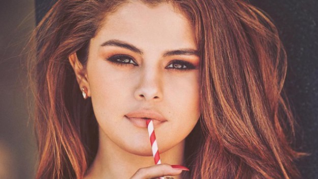 RMF Extra: Tak Selena Gomez wygląda przed i po użyciu Photoshopa!