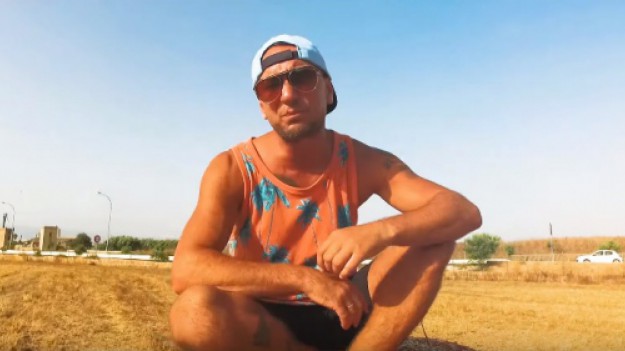 RMF Extra: Bartek Boruc nagrał teledysk z uczestnikami "Big Brothera". W trakcie kręcenia miał groźny wypadek