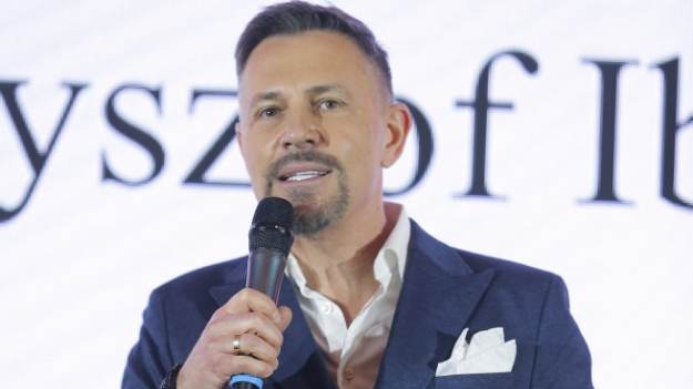 RMF Extra: Mama Krzysztofa Ibisza na zdjęciu z prezenterem.  "Ten uśmiech to po niej" - komentują internauci 