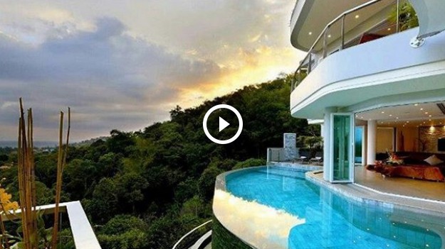 RMF Extra: Forfiter zaatakował kąpiących się w basenie!