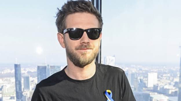 RMF Extra: Antoni Królikowski został ojcem. Aktor pokazał nowe zdjęcie z synem