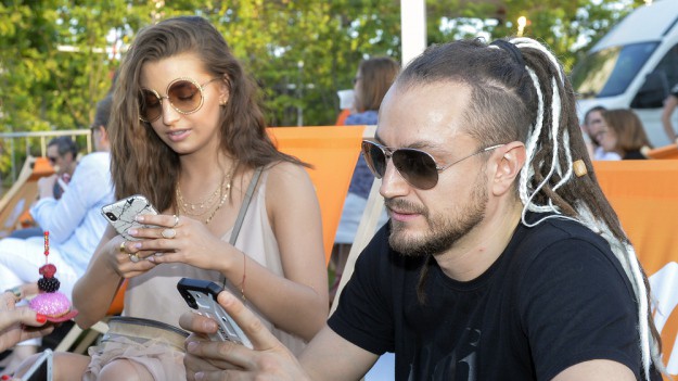 RMF Extra: Julia Wieniawa wzięła ślub? To zdjęcie wywołało poruszenie wśród jej fanów