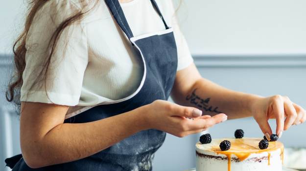 RMF Extra:  Zamówiła tort wart prawie 1,5 tysiąca złotych. Osłupiała, kiedy cukiernik jej go podał [WIDEO]