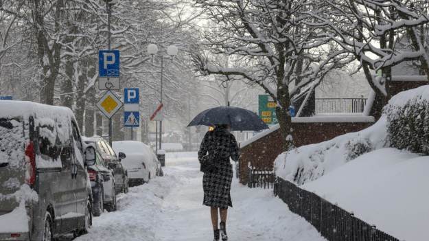 RMF Extra: Nadciągają intensywne opady śniegu. IMGW wydał ostrzeżenia pierwszego stopnia