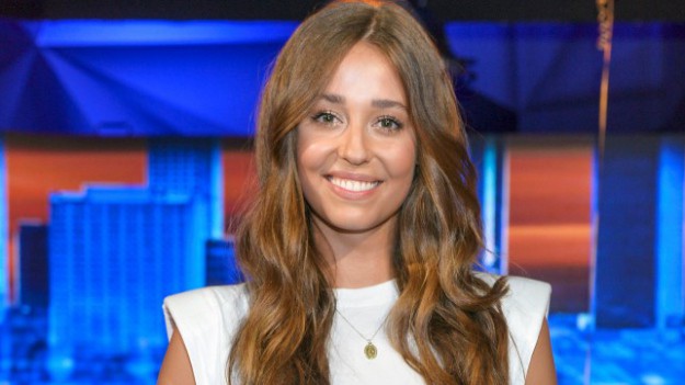 RMF Extra: Izabella Krzan w czerwonym bikini! "Zimno na zewnątrz, ciepło na zdjęciu"