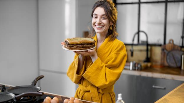 RMF Extra: Nie olej, nie sodę. Co dodać do ciasta naleśnikowego, żeby było puszyste i lekkie? Oto przepis