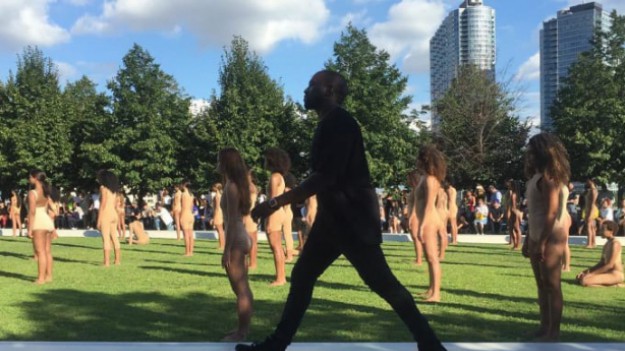 RMF Extra: Modelki "padały jak muchy" na pokazie Kanye Westa. Fani są oburzeni!