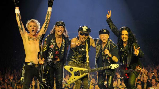 RMF Extra: Najlepsze limuzyny dla muzyków Scorpions! 5 mercedesów czeka na ekipę Rudolfa Schenkera w Krakowie