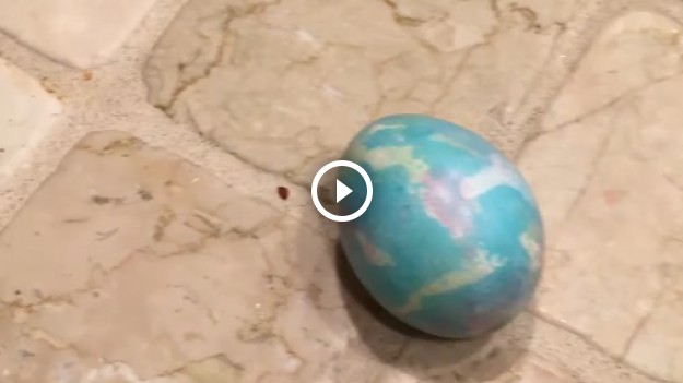 RMF Extra: Znalazł pisankę sprzed 9 lat i ją otworzył! Sprawdź, jak wyglądała!