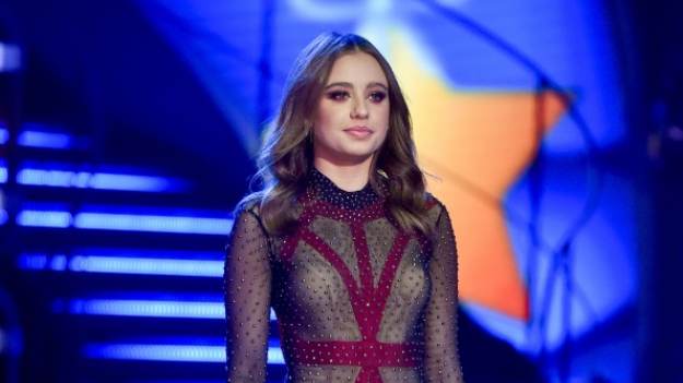 RMF Extra: Bliscy Anny Przybylskiej nie kryją emocji po obejrzeniu filmu "Ania". "Mama jest w nim taka, jaką pamiętam" - komentuje Oliwia Bieniuk  