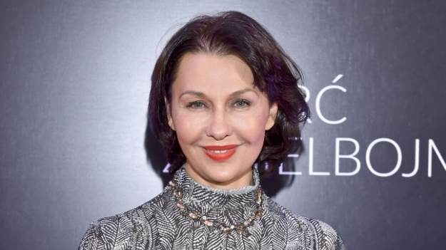 RMF Extra: Anna Popek wciera śnieg w nagie ciało. Podniosła temperaturę u niejednego fana! "Gorąca kobieta" [WIDEO]