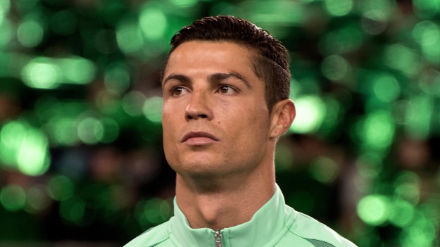RMF Extra: Cristiano Ronaldo chwali się rodzinnym zdjęciem prosto z łóżka. "Nie ma to jak w domu"