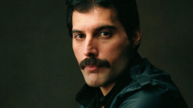 RMF Extra: Freddie Mercury wciąż żywy. Rami Malek do złudzenia przypomina lidera Queen