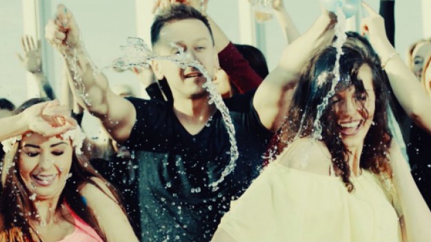 RMF Extra: Ogromny sukces C-Boola. Pierwsze miejsce na liście przebojów najpopularniejszej stacji w Rosji!