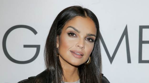 RMF Extra: Klaudia El Dursi kusi bez opamiętania. Odważna kreacja odsłoniła nagą pierś modelki [ZDJĘCIE]