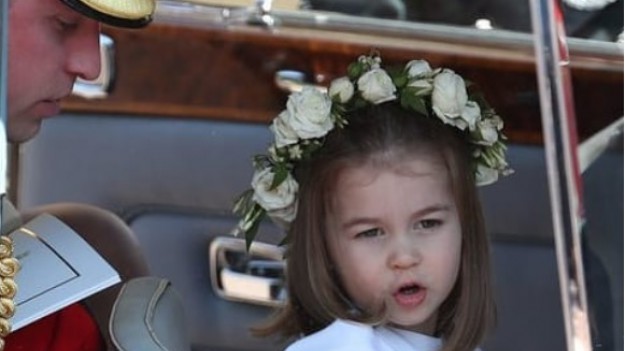 RMF Extra: Królowa Elżbieta pozdrawia tłum: Księżniczka Charlotte postanowiła ją sparodiować! [WIDEO]