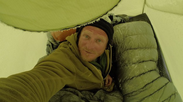 RMF Extra: Rodzina Mackiewicza wierzy, że on wciąż żyje. "Nie zostawimy Tomka w górach"