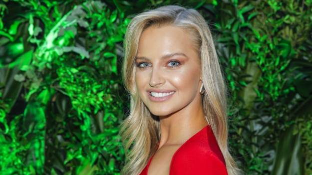 RMF Extra: Karolina Pisarek czaruje bez stanika. Urokliwy kadr rozpala. "Magiczne zdjęcie" [FOTO]