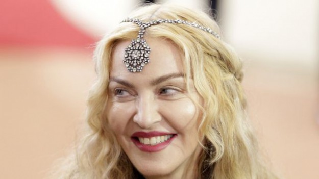 RMF Extra: 58-letnia Madonna została mamą bliźniaków! Opublikowała już ich pierwsze zdjęcie